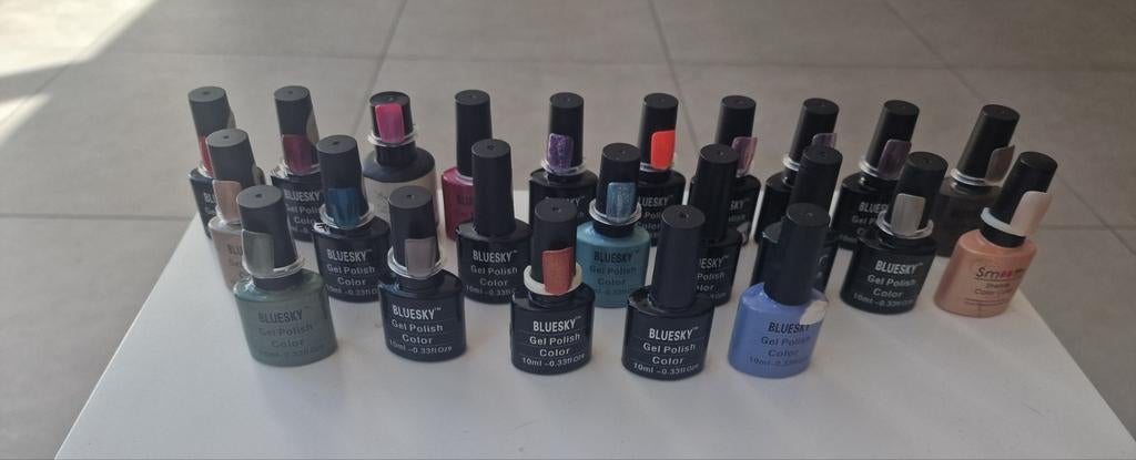 23 gellak potjes, Gebruikt, Overige kleuren, Ophalen of Verzenden, Handen en Nagels