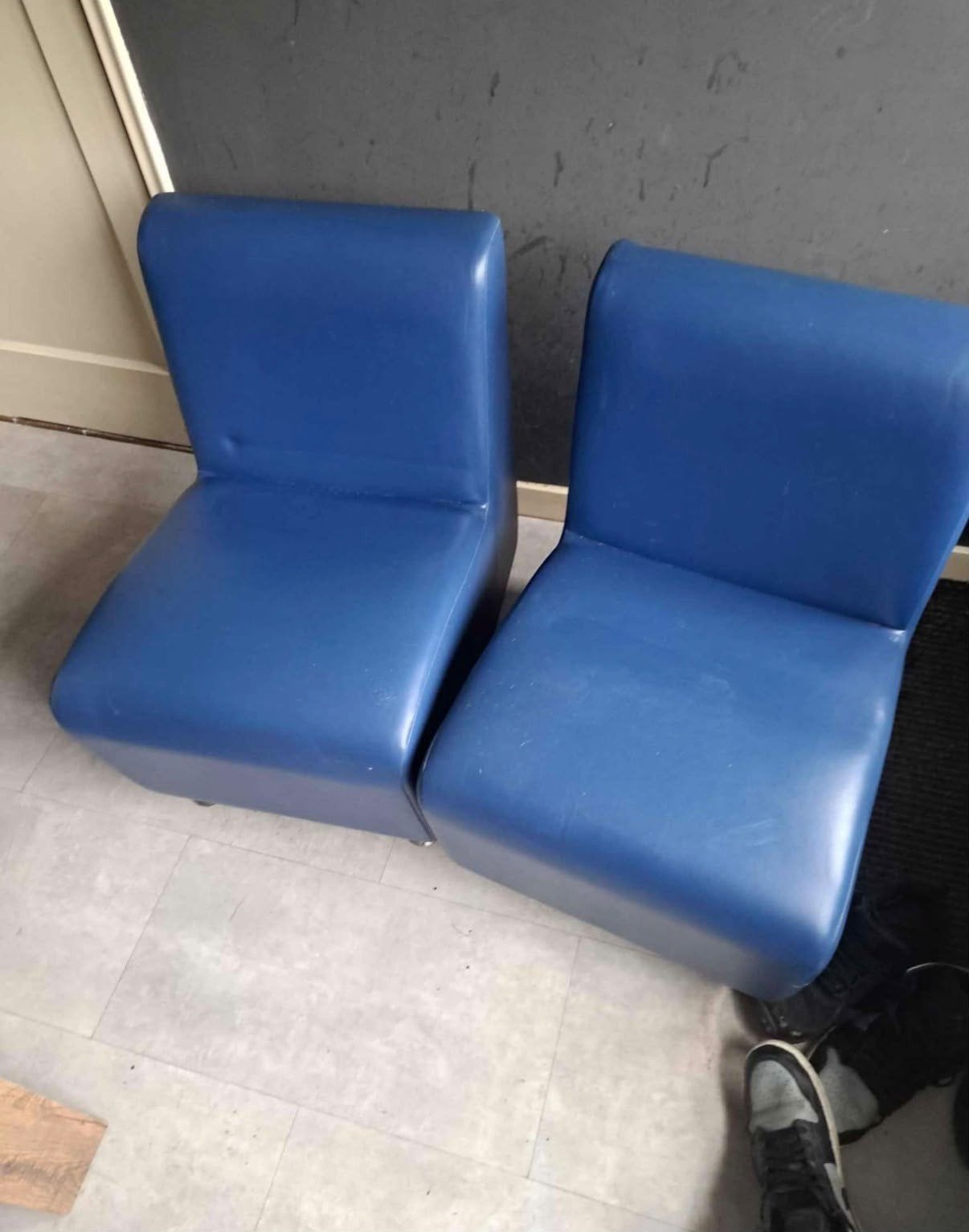 2x Blauwe REM stoelen - Gebruikt, Ophalen, Overige materialen, Gebruikt, Twee