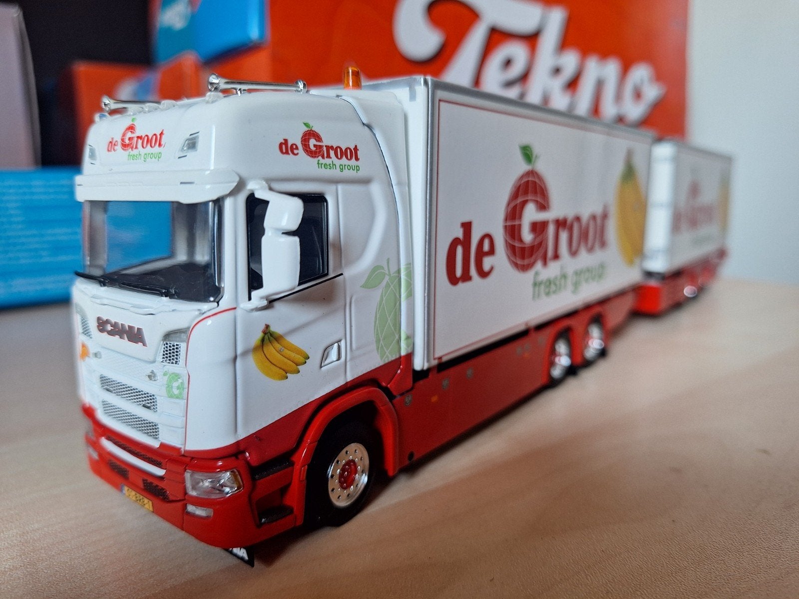 SCANIA S DE GROOT FRESH GROUP, Hobby en Vrije tijd, Modelauto's | 1:50, Ophalen of Verzenden, Nieuw, Bus of Vrachtwagen, Wsi