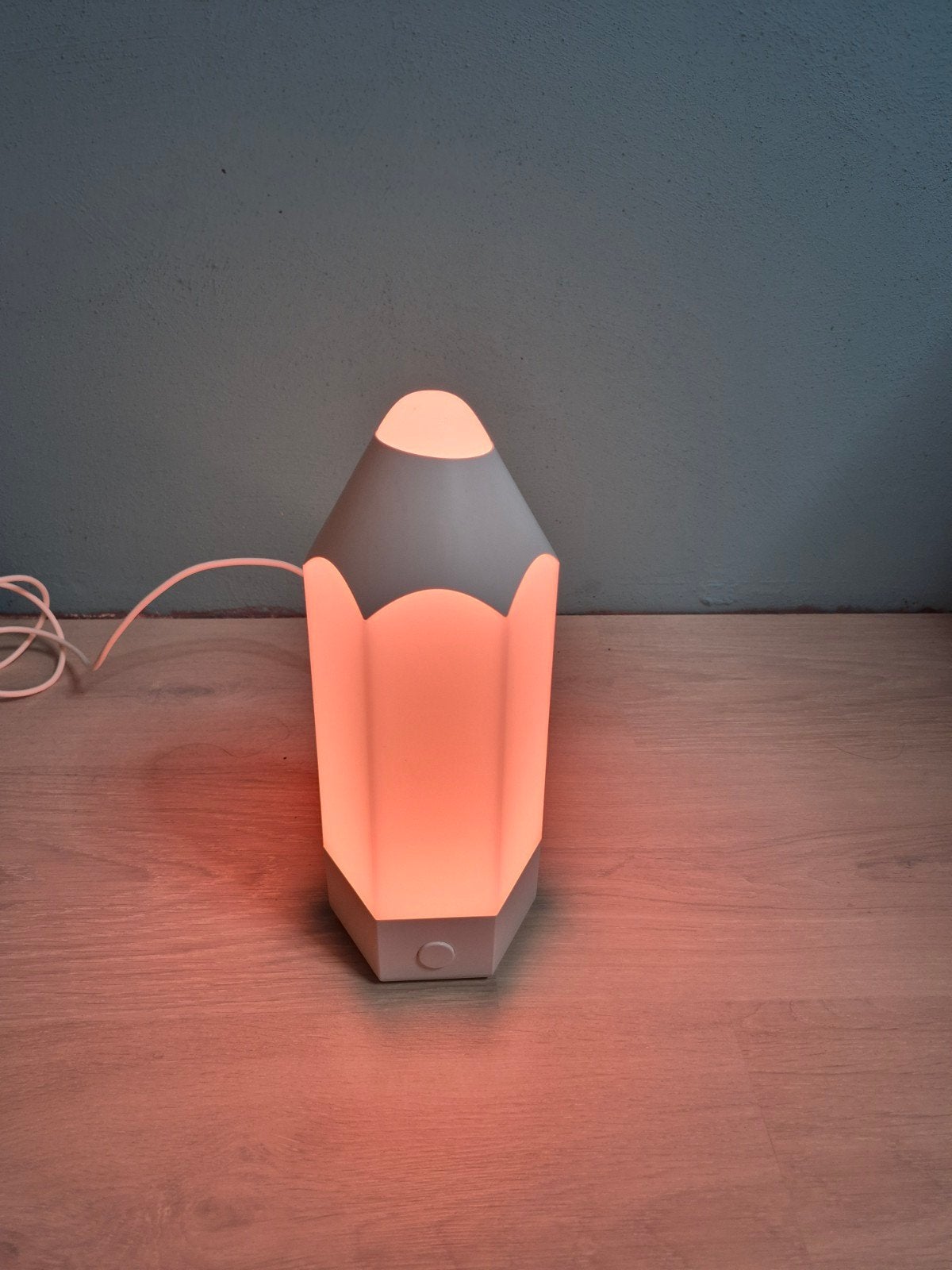 IKEA Kinderkamer Lamp Potlood Vorm - Kleurrijk Licht, Kinderen en Baby's, Ophalen of Verzenden, Zo goed als nieuw, Meerkleurig