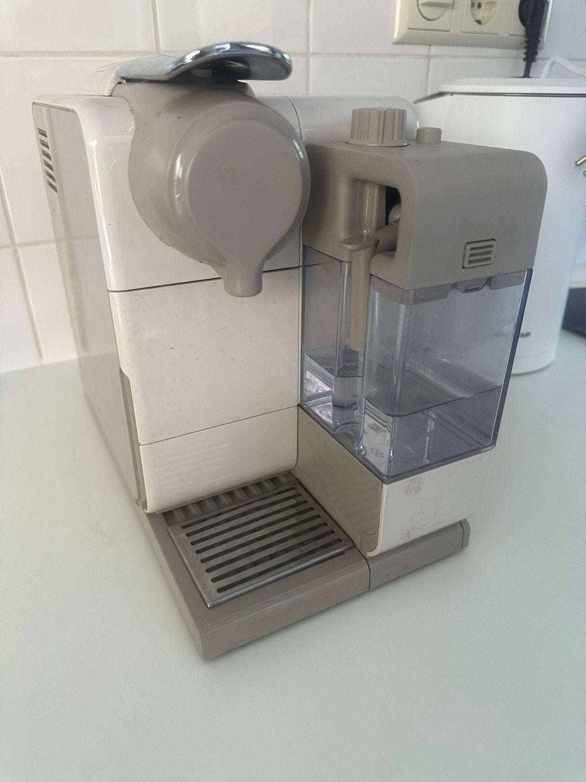 Nespresso DeLonghi Lattissima One Koffiemachine, Ophalen, Gebruikt, Koffiemachine, 1 kopje