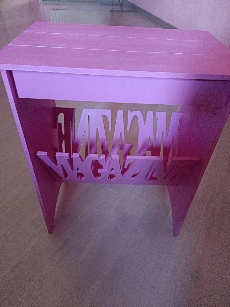 Gratis roze kastje, Huis en Inrichting, Woonaccessoires | Wandplanken en Boekenplanken, Ophalen, Zo goed als nieuw
