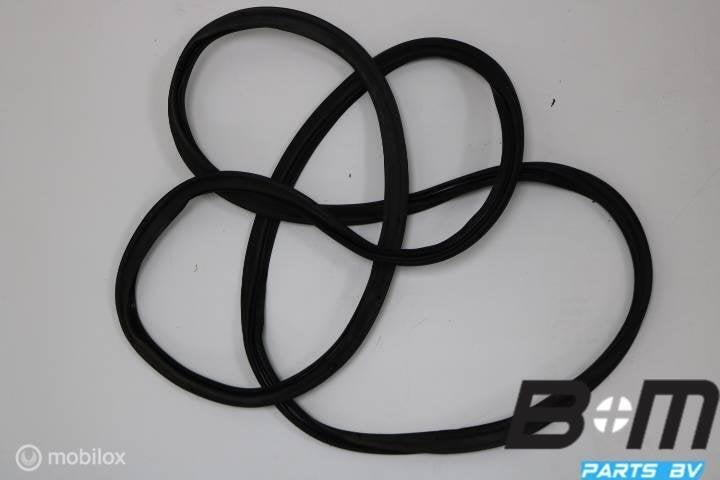 Achterkleprubber VW Beetle 5C 5C5827705, Auto-onderdelen, Interieur en Bekleding, Gebruikt