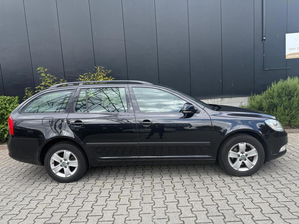 Skoda Octavia Combi 1.4 TSI Greentech Elegance, Auto's, Skoda, Voorwielaandrijving, Euro 5, Gebruikt, 4 cilinders