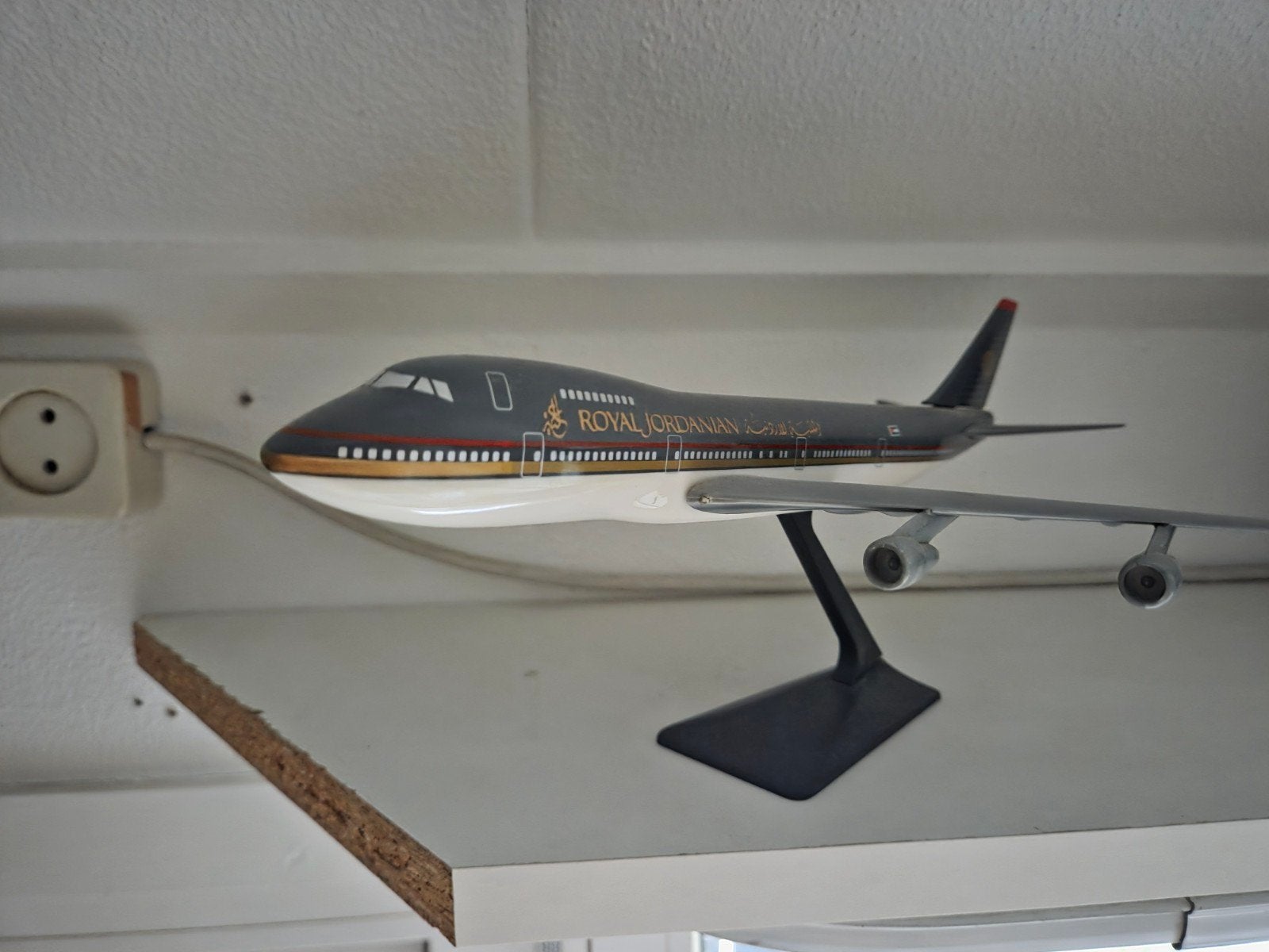 Schaalmodel Royal Jordanian, Overige merken, Ophalen of Verzenden, Zo goed als nieuw, Groter dan 1:72