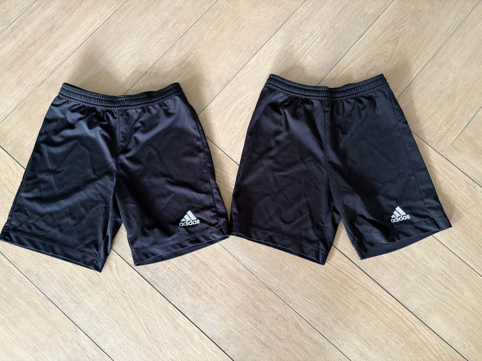 Voetbalbroek kort maat 134 (Adidas), Kinderen en Baby's, Kinderkleding | Maat 134, Ophalen of Verzenden, Zo goed als nieuw, Jongen of Meisje