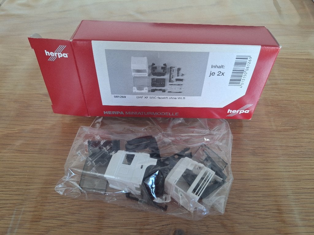 Herpa 2x DAF XF SSC '02 Cabine zonder windspoiler, Ophalen, Zo goed als nieuw, Bus of Vrachtwagen, Herpa