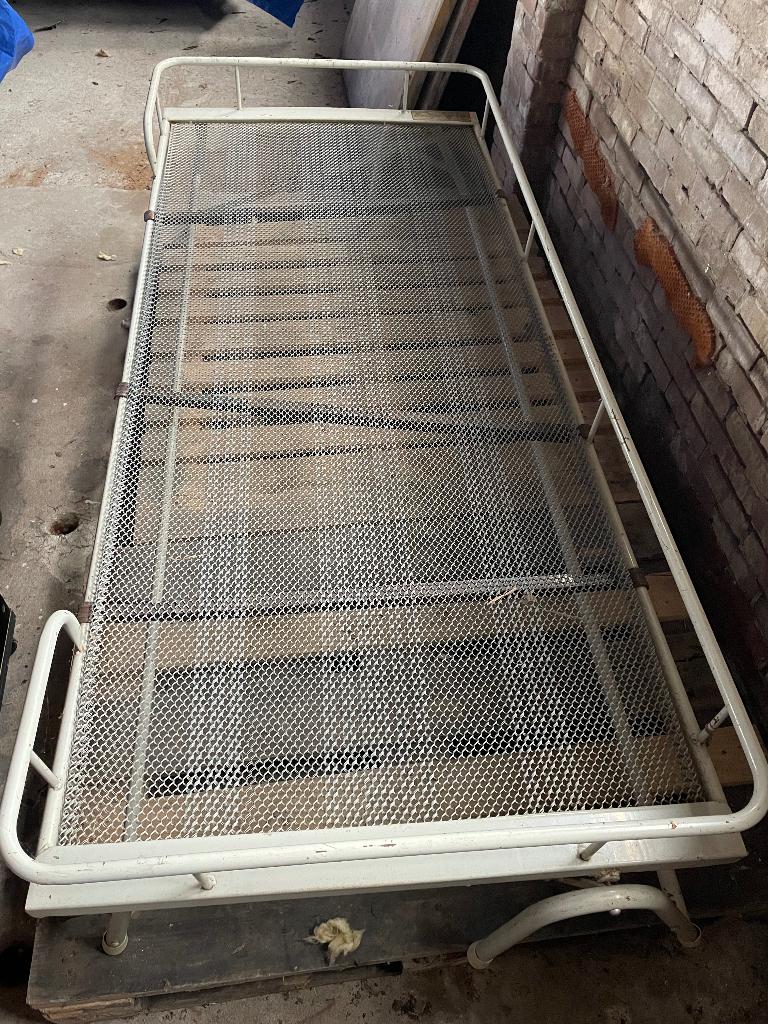 IJzeren bed frame (zie beschrijving), Ophalen, 90 cm, Eenpersoons, Blauw