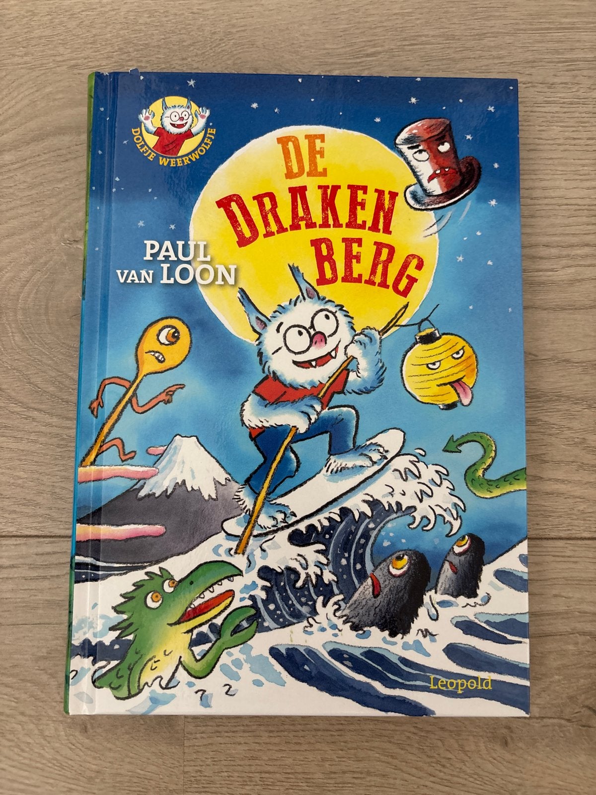 Dolfje Weerwolfje - De Drakenberg (Paul van Loon), Ophalen of Verzenden, Zo goed als nieuw, Fictie