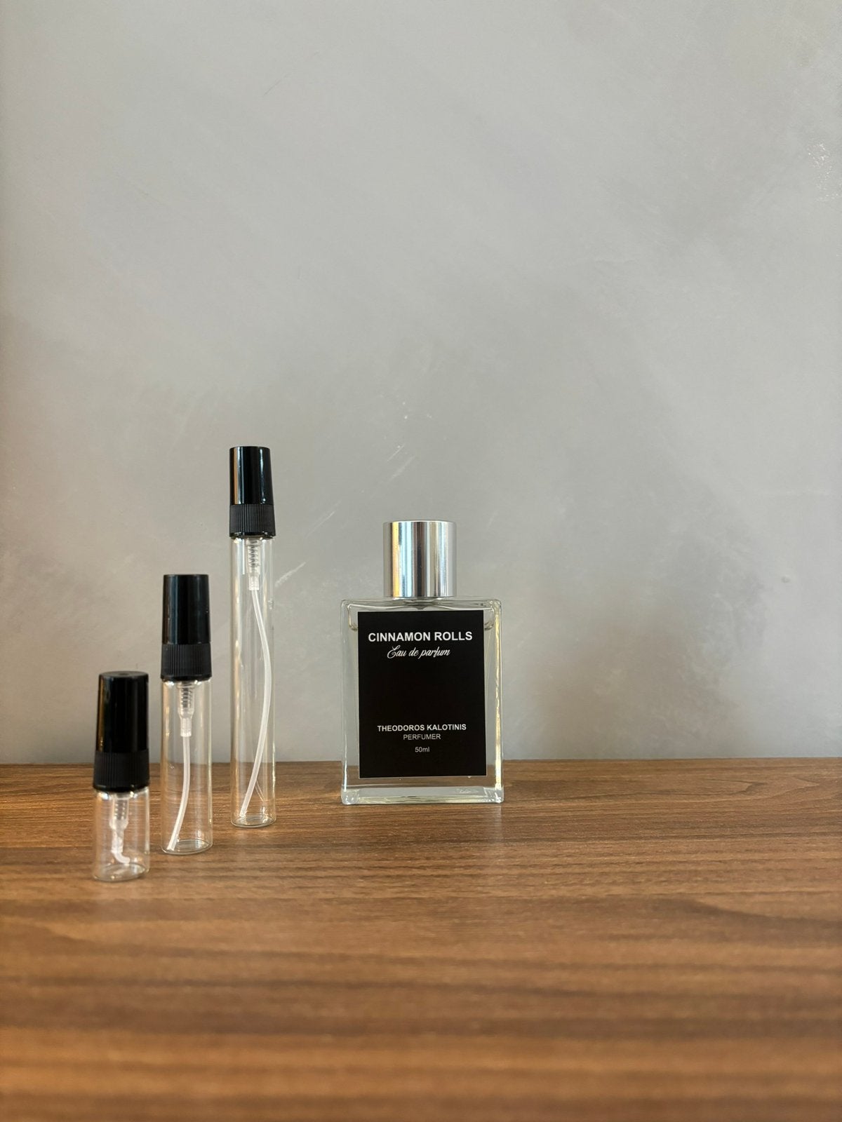 Theodoros Kalotinis Cinnamon rolls Niche parfum sample, Ophalen of Verzenden, Nieuw