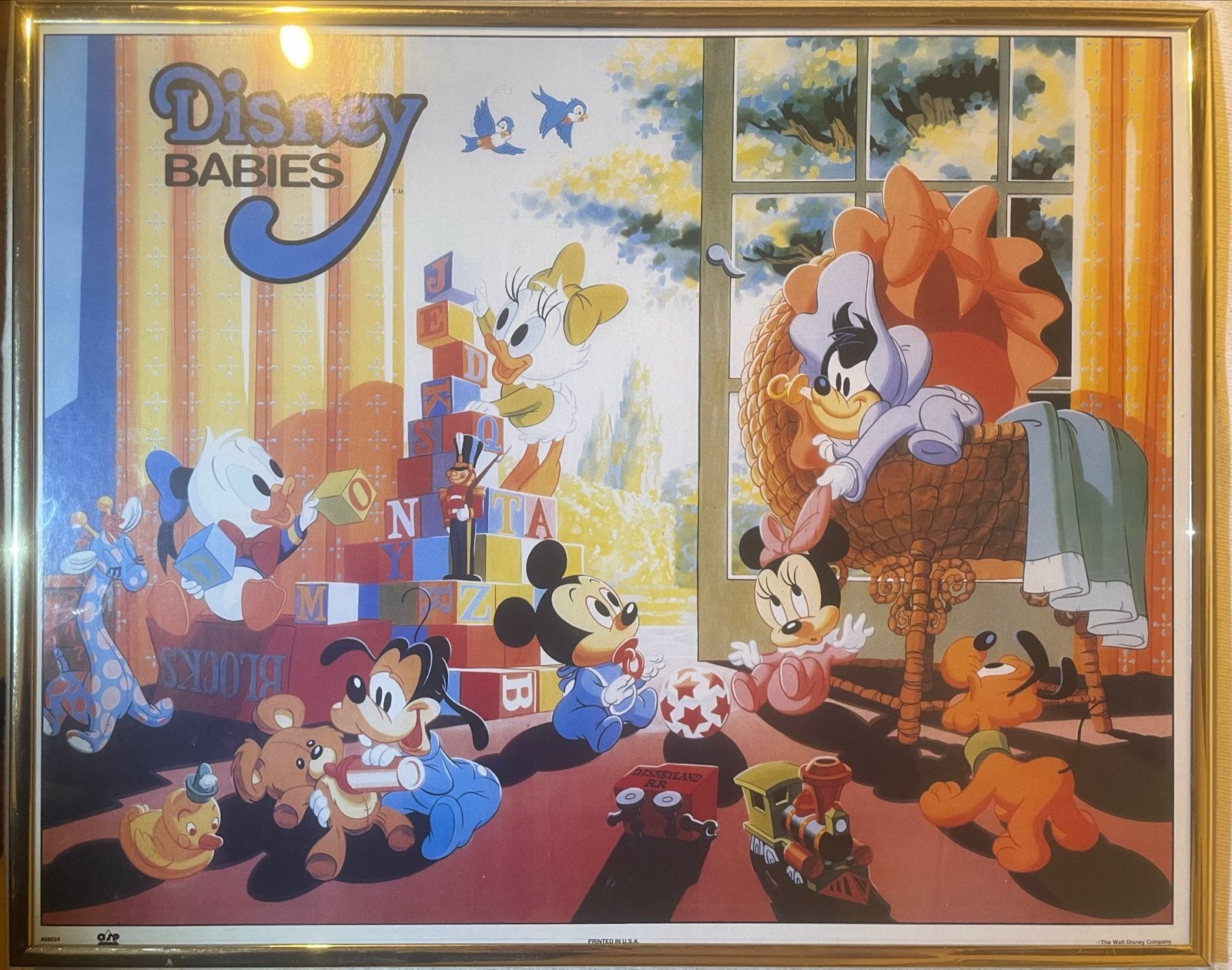 Vintage Disney Babies: Play Room Poster (80's), Verzamelen, Disney, Ophalen of Verzenden, Mickey Mouse, Zo goed als nieuw, Plaatje of Poster