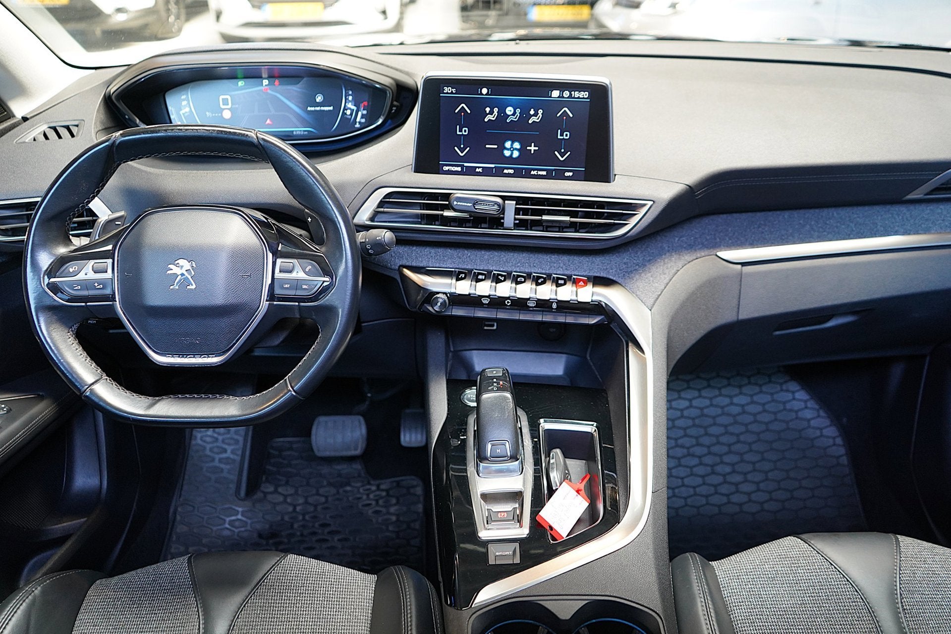 Peugeot 3008 1.2 PureTech Première | AUTOMAAT | PANO | CRUI, Gebruikt, Euro 6, 1199 cc, Leder en Stof