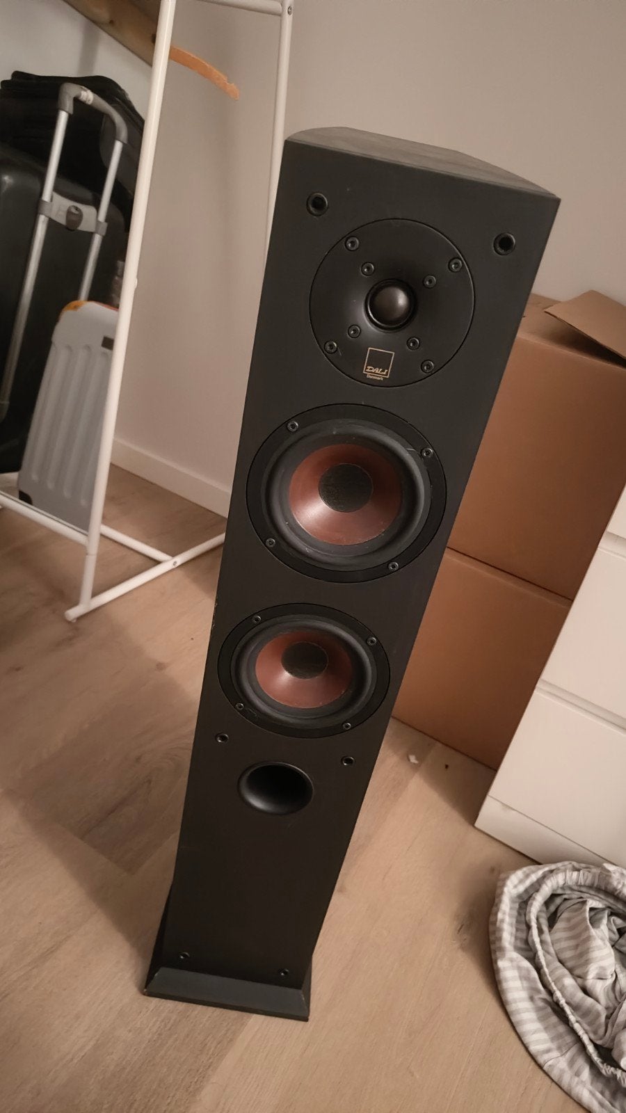 Dali suite 1.7 vloerstaande speakers, Audio, Tv en Foto, Luidsprekers, Vloerstaande luidspreker, 120 tot 150 watt, Dali, Basreflex