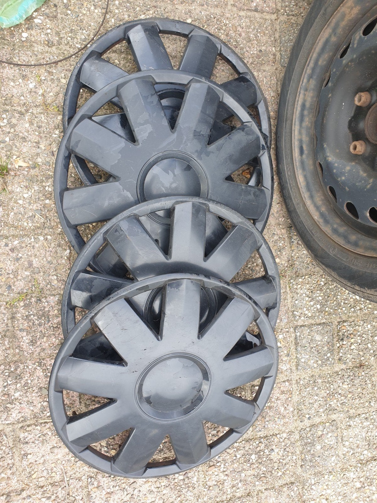 4 wieldoppen Peugeot 107 / c1 Toyota aygo, Auto diversen, Ophalen of Verzenden, Gebruikt