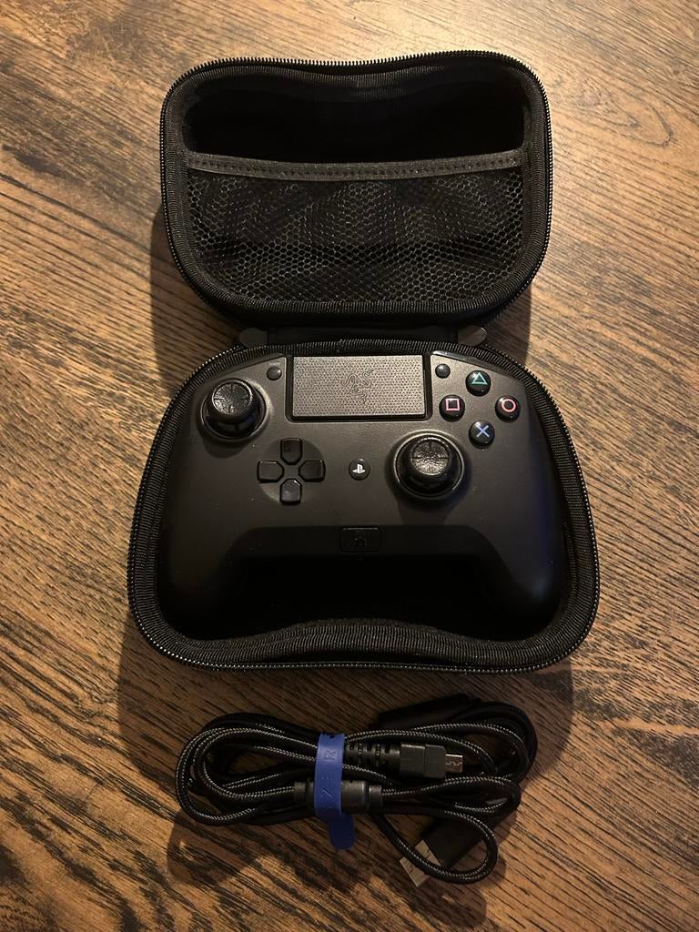 Razer Raiju Tournament - PS4 Controller met hoes en kabel, Spelcomputers en Games, Ophalen of Verzenden, Zo goed als nieuw, Controller