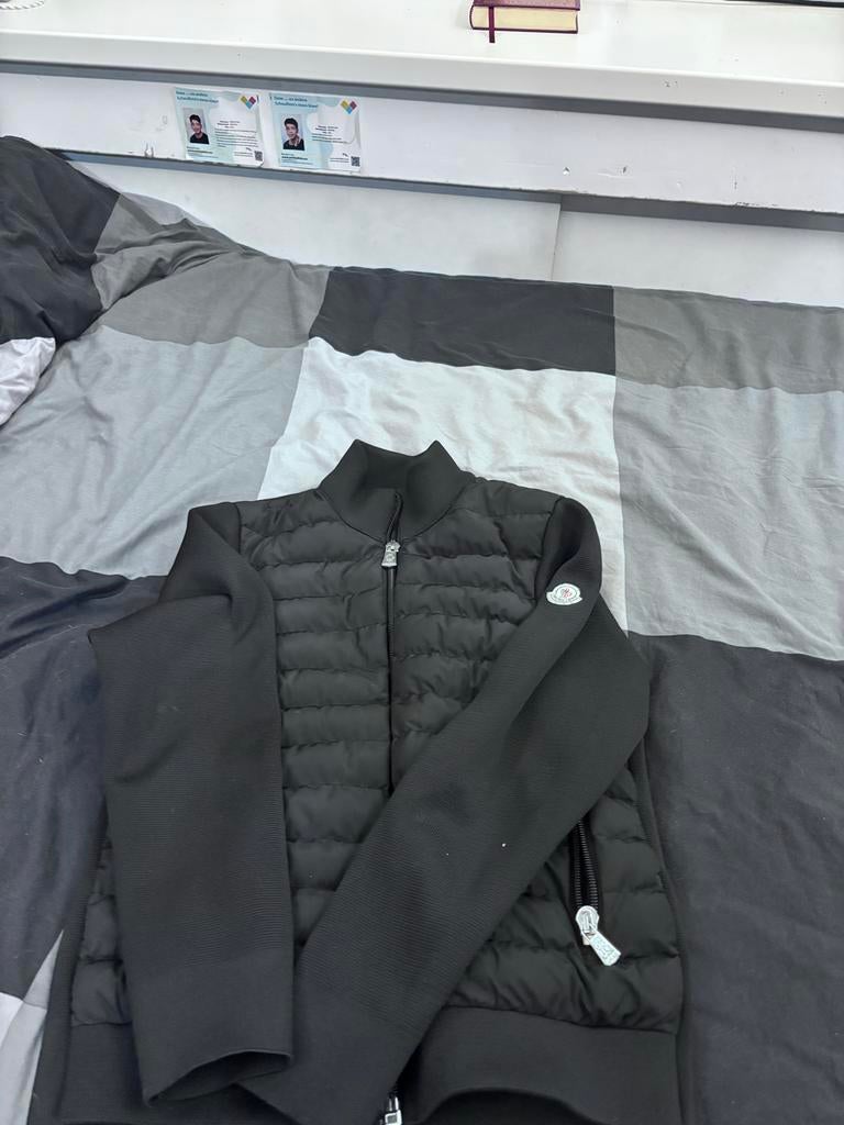 Moncler jas met NFC tag - Zwart, Ophalen of Verzenden, Zo goed als nieuw, Maat 48/50 (M), Zwart