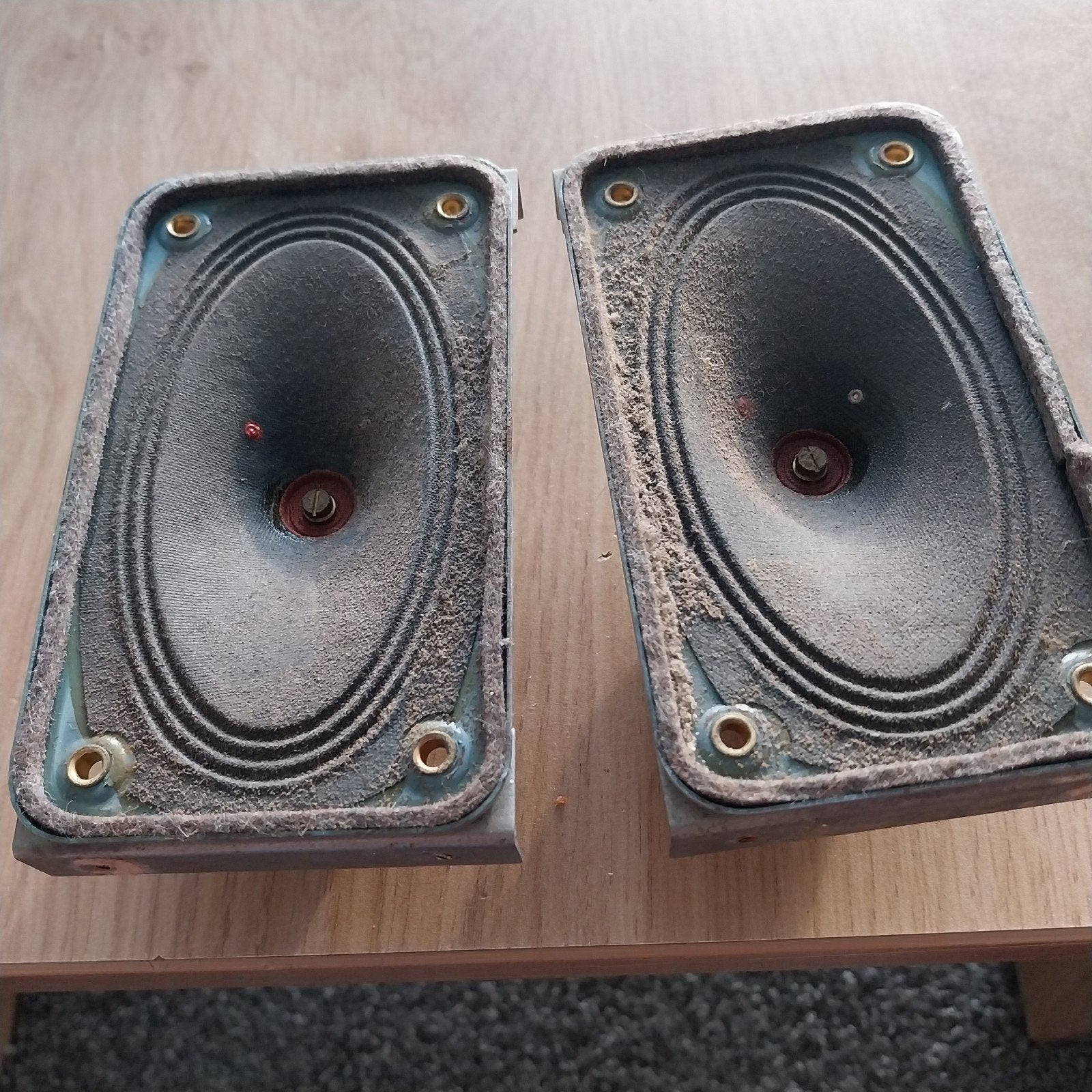 2 tweeters uit oude buizen radio, Ophalen