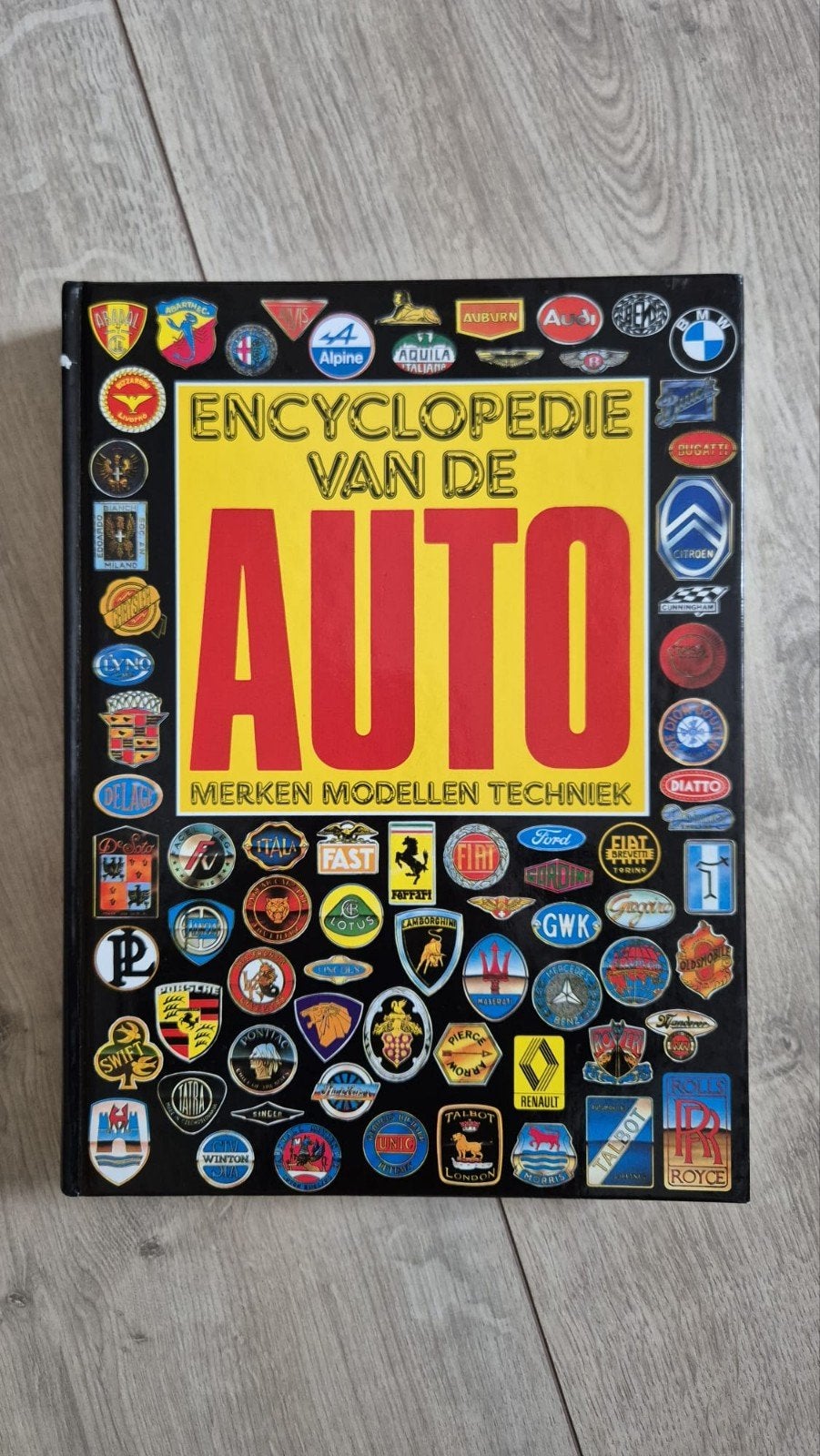 Encyclopedie van de Auto - Merken, Modellen, Techniek, Ophalen of Verzenden, Zo goed als nieuw, Algemeen, Piet Hein Geurink (Nederlandse vertaling)
