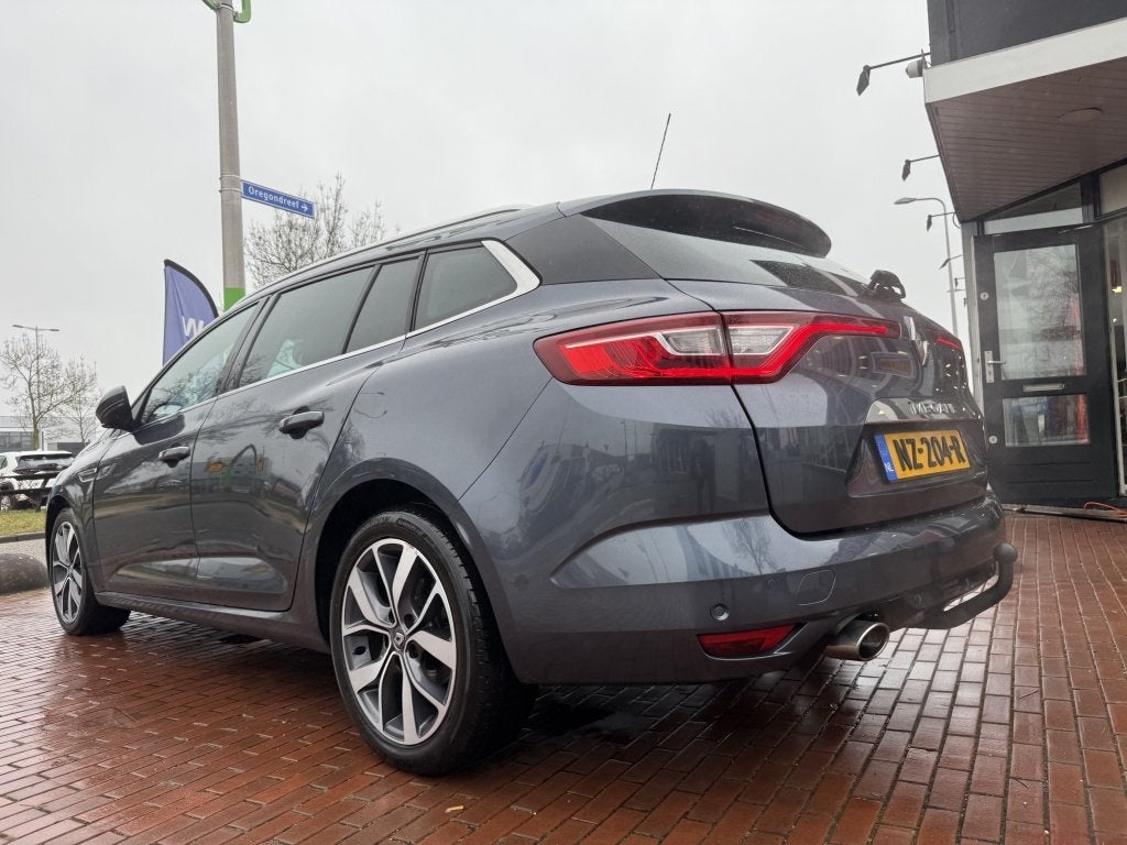 Renault Mégane Estate 1.2 TCe 130 GT-Line | trekhaak | Bose, Auto's, Gebruikt, 4 cilinders, 132 pk, Origineel Nederlands
