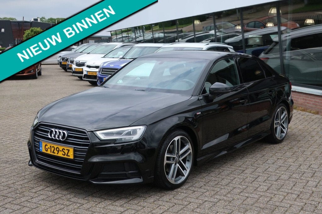 Audi A3 Limousine 35 TFSI CoD Advance Sport. PDC_VIR.DASH_3x, Auto's, Audi, 4 cilinders, 150 pk, Leder en Stof, Zwart