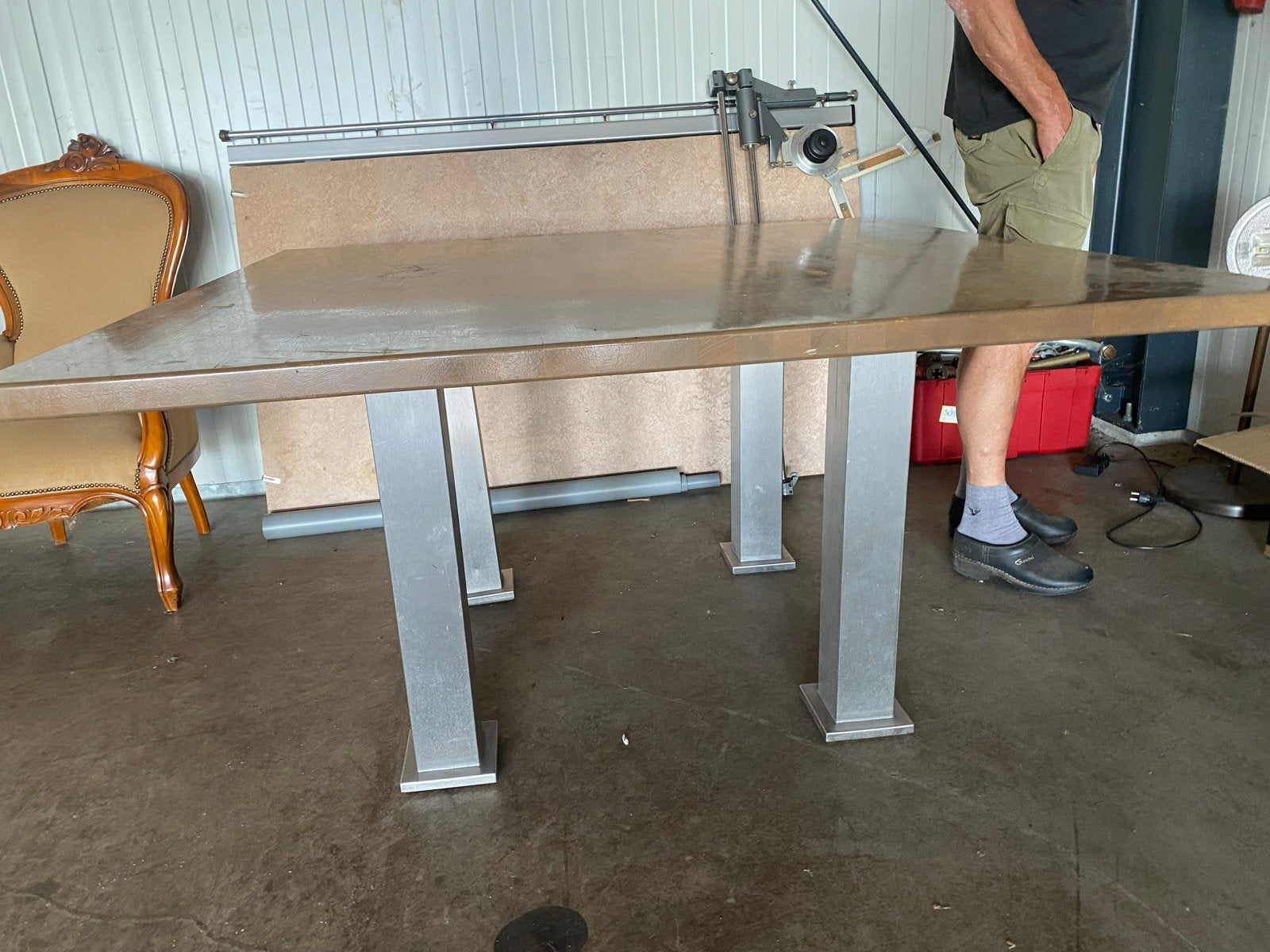 Robuuste tafel met metalen poten, Ophalen, Gebruikt, 100 tot 150 cm, Vierkant