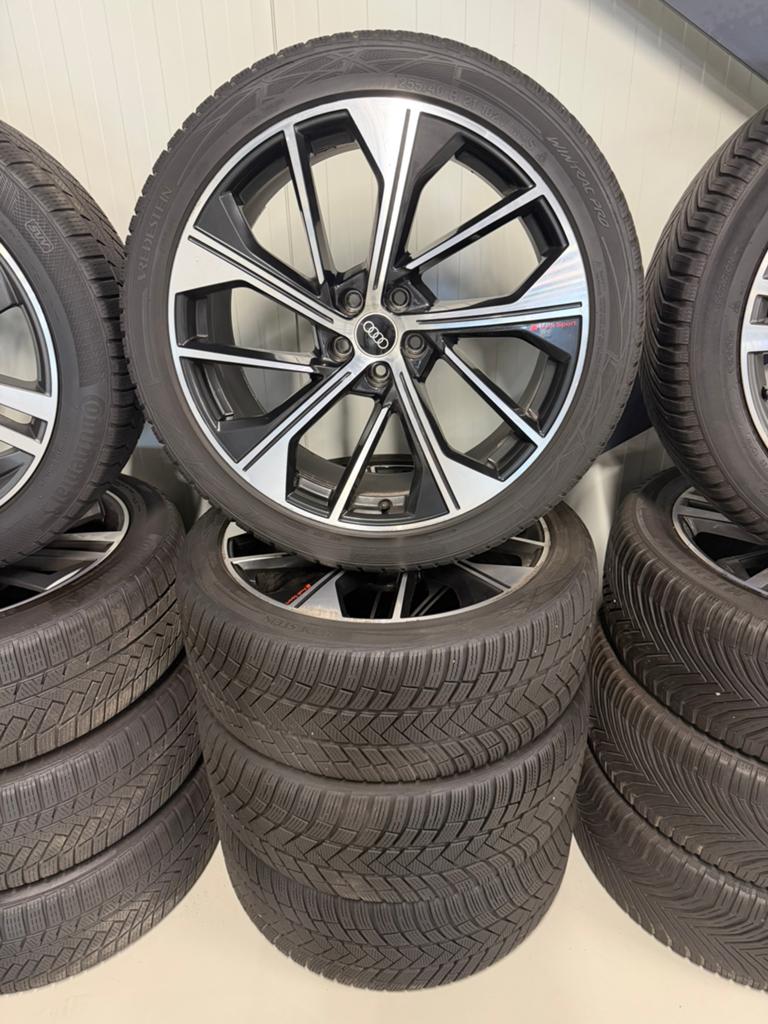 21 INCH AUDI SPORT ORIGINEEL WINTERSET Q5 255/40R21, Auto-onderdelen, Banden en Velgen, Ophalen, Gebruikt, 255 mm, Banden en Velgen
