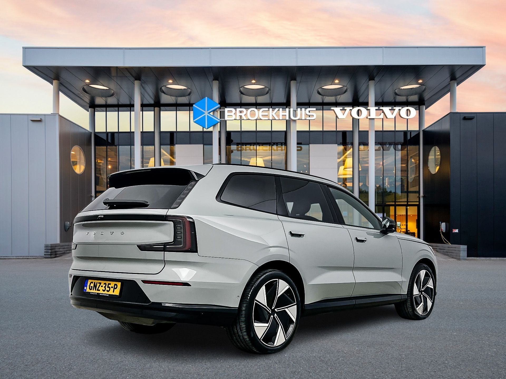 Volvo EX90 Twin Motor Performance Ultra 111kWh, Auto's, Volvo, Stof, Gebruikt, Volvo Selected Used Cars, Origineel Nederlands