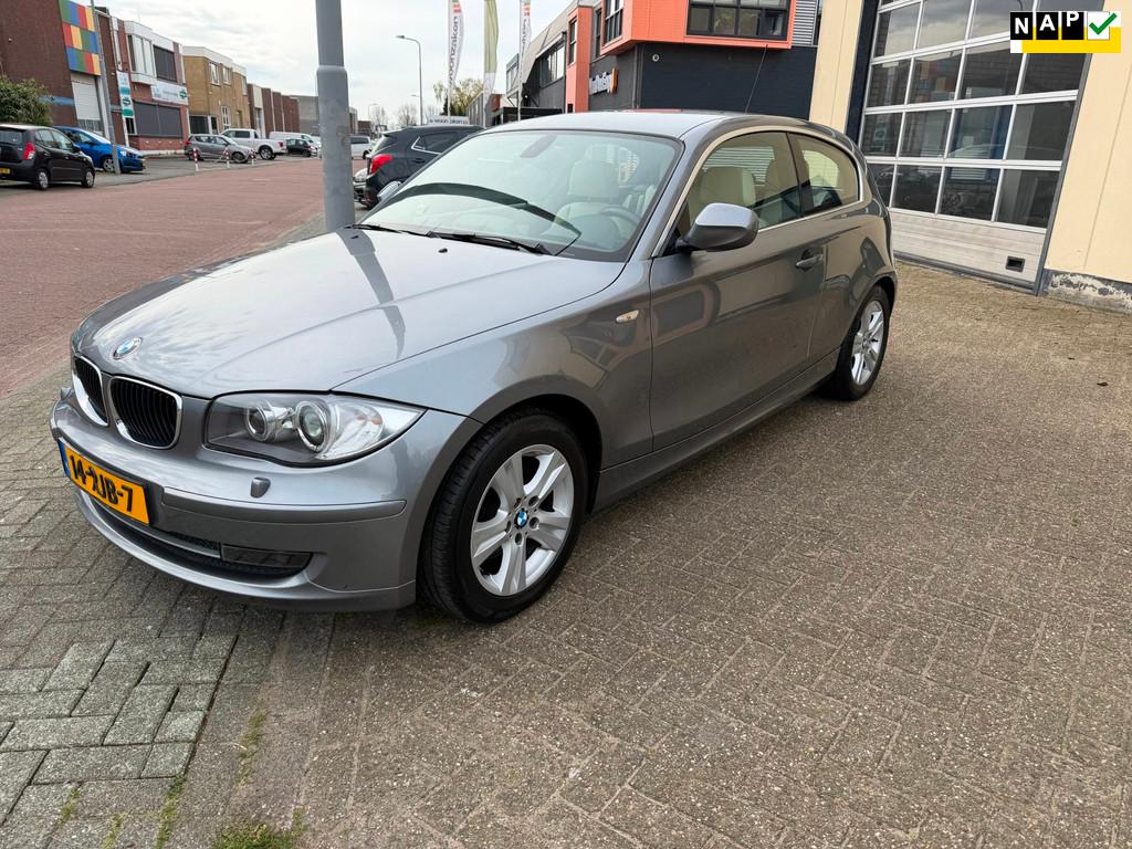 BMW 1-serie 120i Business Line Ultimate Edition Vol Optie In, 1-Serie, Euro 5, 1995 cc, 4 cilinders