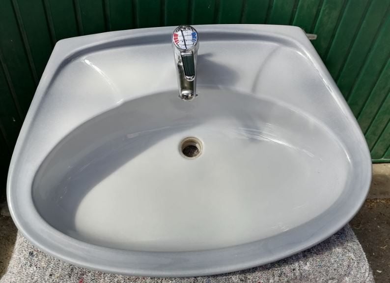 vintage wastafel lavabo 2 kleurschakeringen 70er, Doe-het-zelf en Verbouw, Sanitair, Ophalen, Zo goed als nieuw, Steen, Wastafel