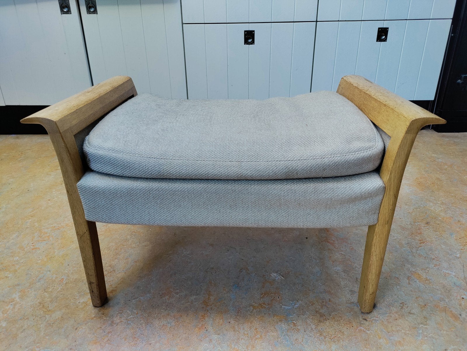 Deens design voetenbank met wollen bekleding, Ophalen, Gebruikt, Stof, Deens design