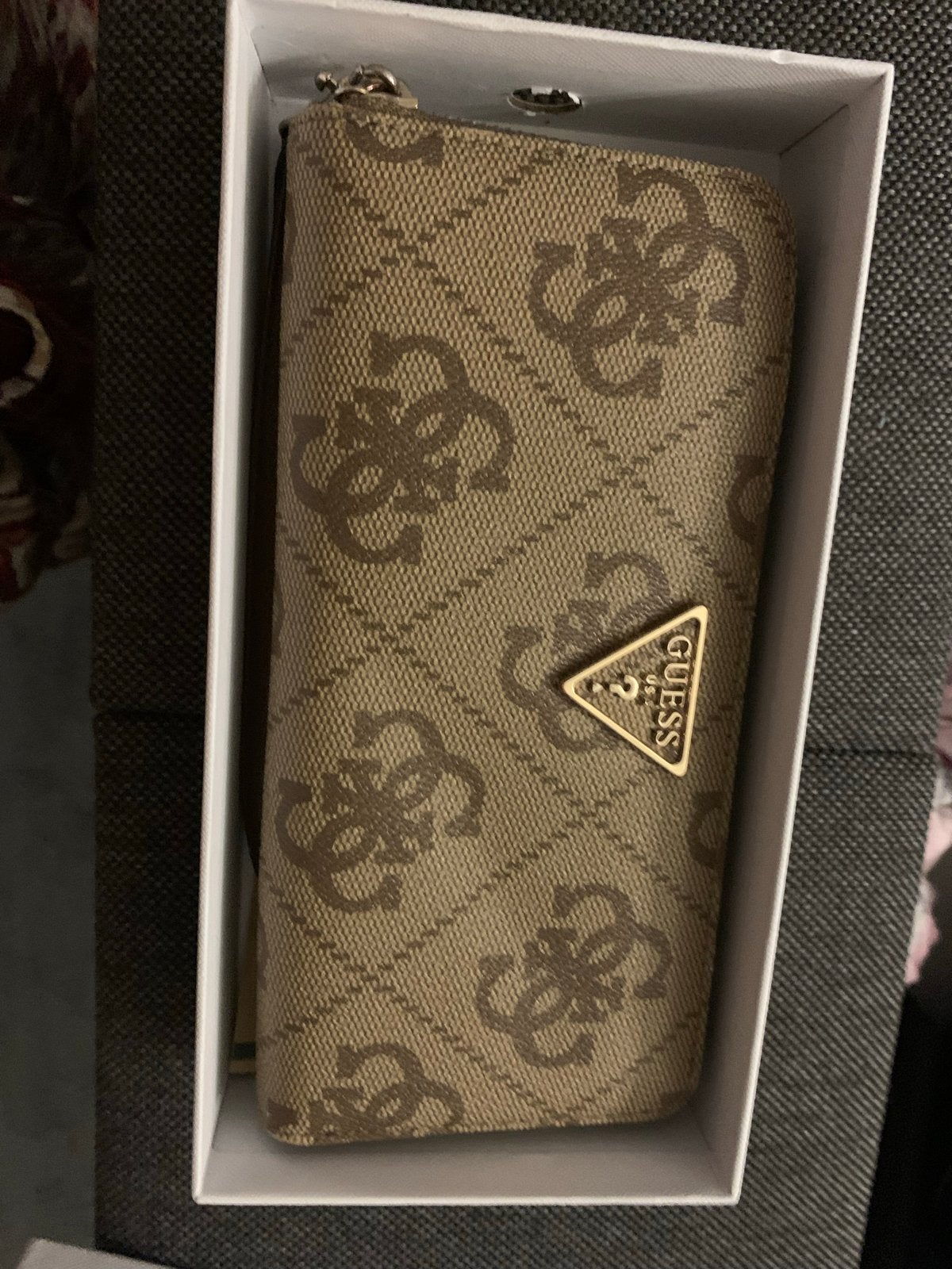 Guess portemonnee met polsbandje - Zo goed als nieuw, Sieraden, Tassen en Uiterlijk, Portemonnees, Ophalen of Verzenden, Zo goed als nieuw