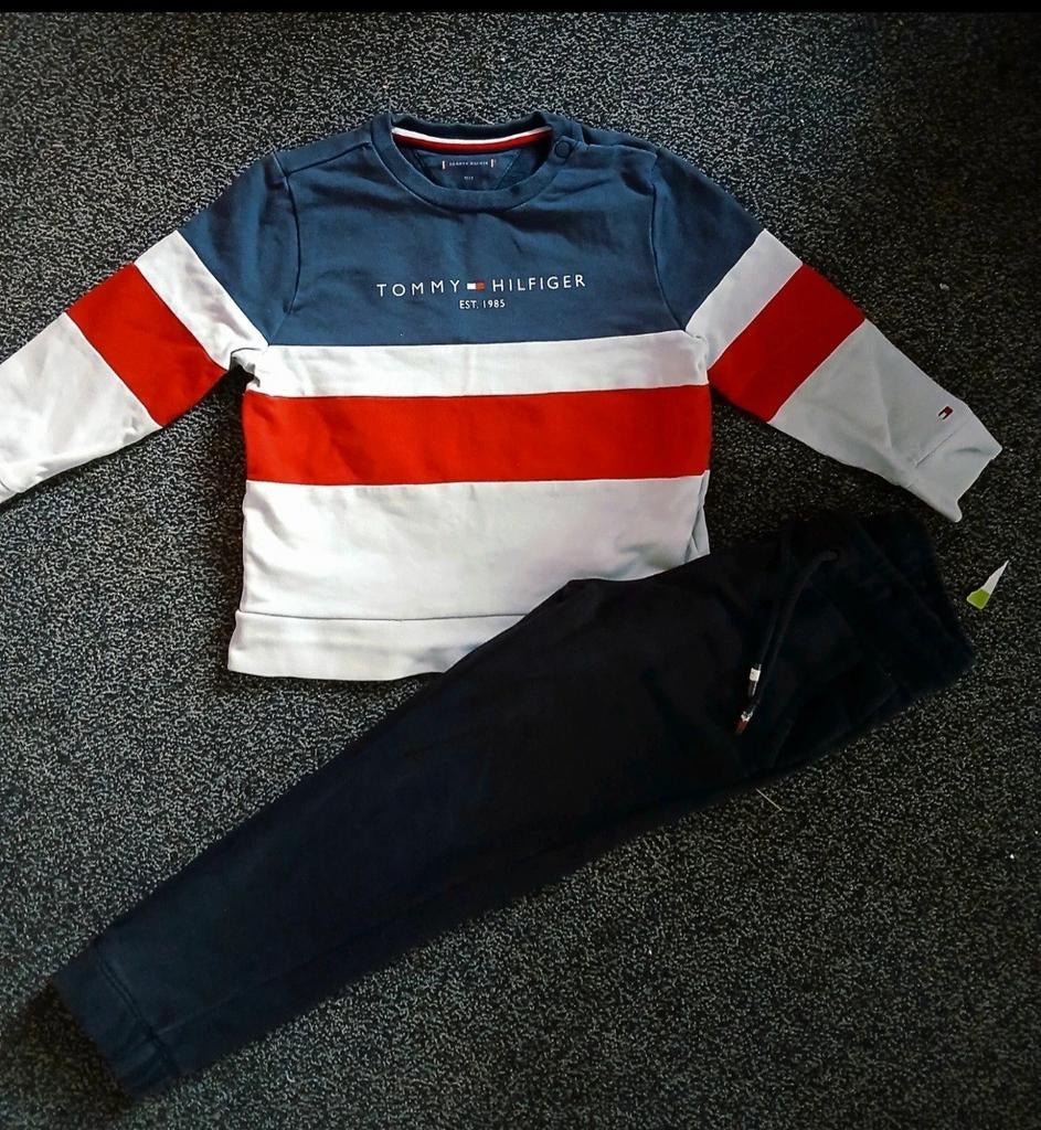 Tommy Hilfiger set: trui en broek.Maat 98, Ophalen of Verzenden, Zo goed als nieuw, Tommy Hilfiger, Jongen of Meisje