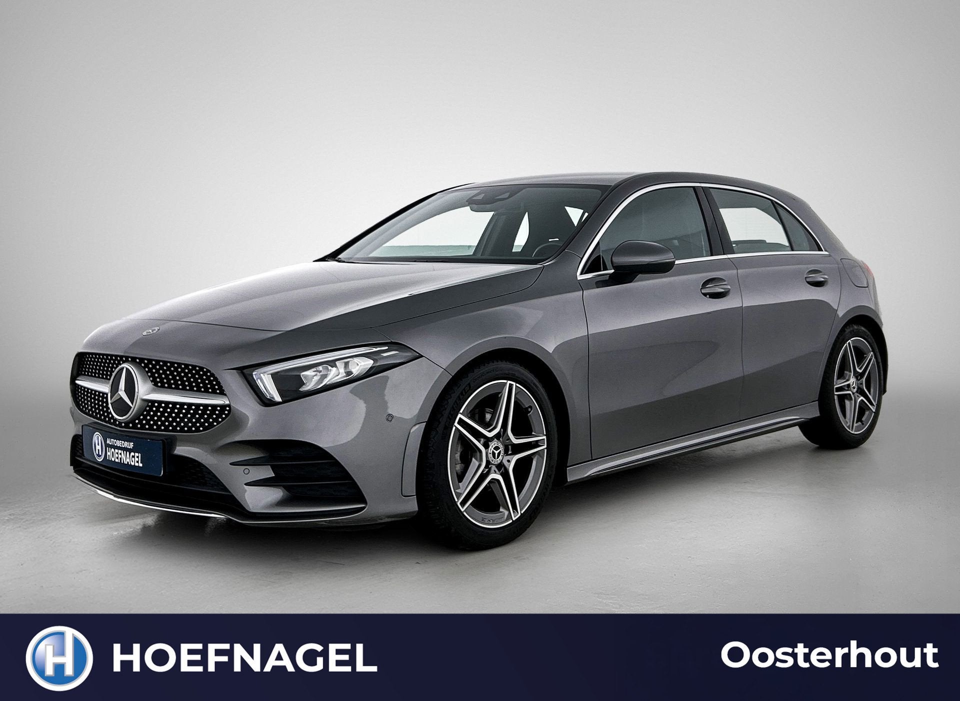 Mercedes-Benz A-klasse 180 AMG Line Automaat | Cruise contro, Auto's, 136 pk, Zwart, 4 cilinders, Alcantara