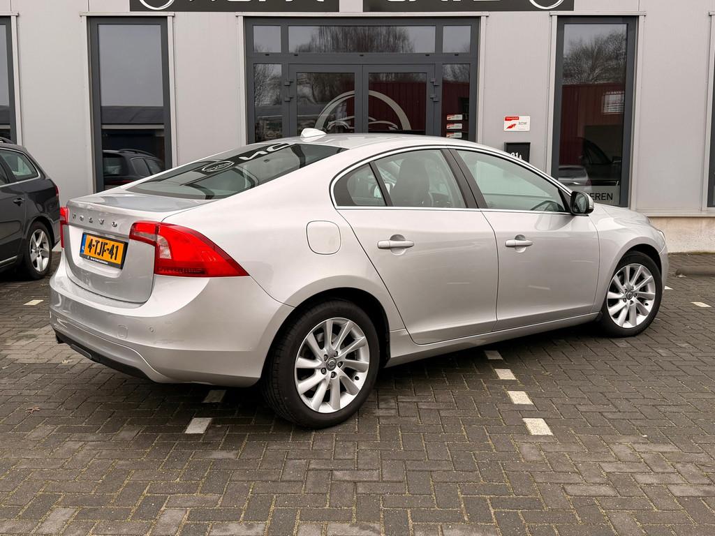 Volvo S60 1.6 D2 Summum|Leer|Automaat|Trekhaak|Pdc, Euro 5, Gebruikt, 4 cilinders, Met garantie (alle)