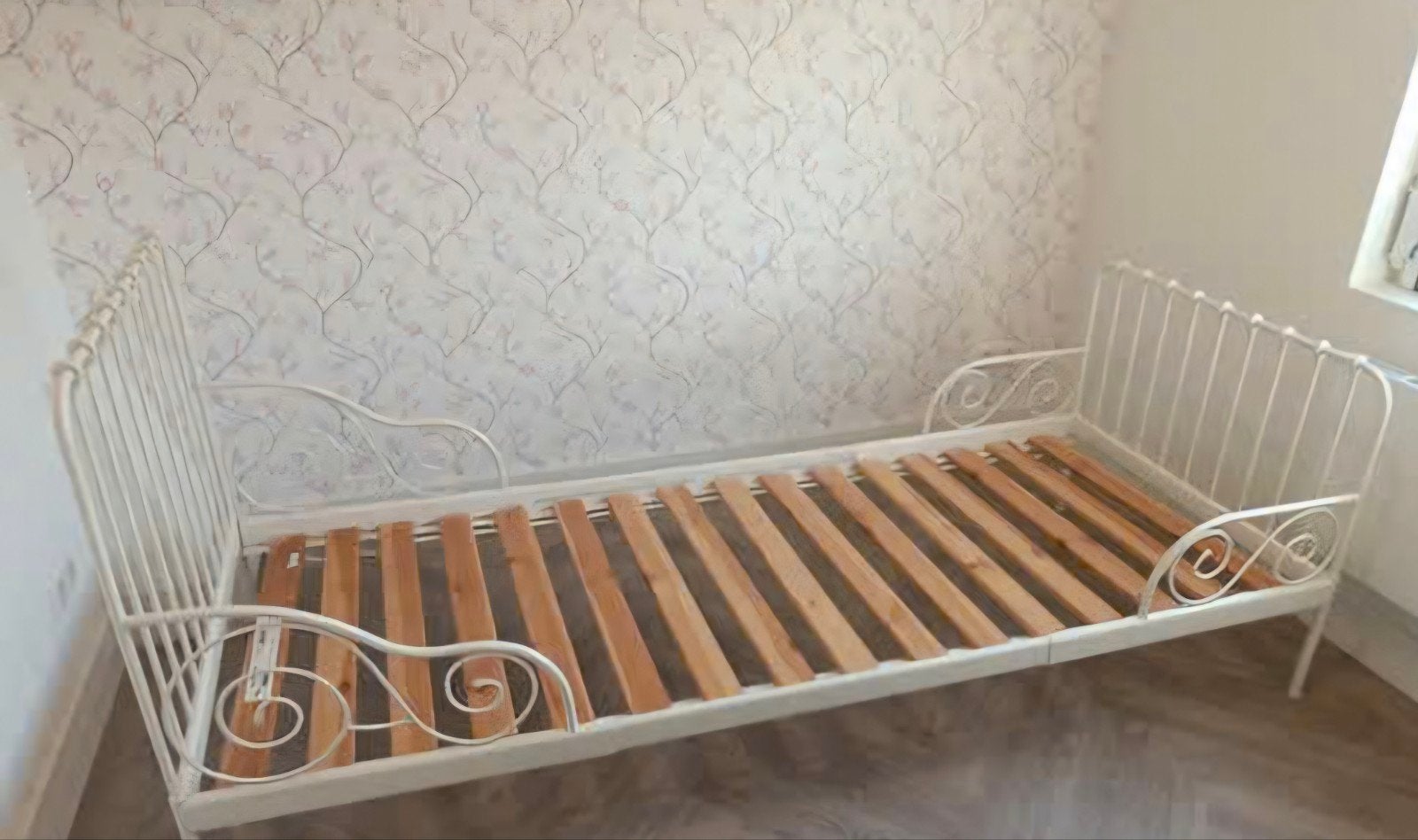 IKEA Minnen uitschuifbaar kinderbed (wit), Huis en Inrichting, Ophalen, Eenpersoons, Wit, 80 cm