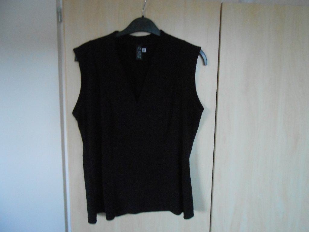 Mooie zwarte top maat M van IZ NAIZ, Maat 38/40 (M), Zwart, Iz Naiz, Ophalen of Verzenden