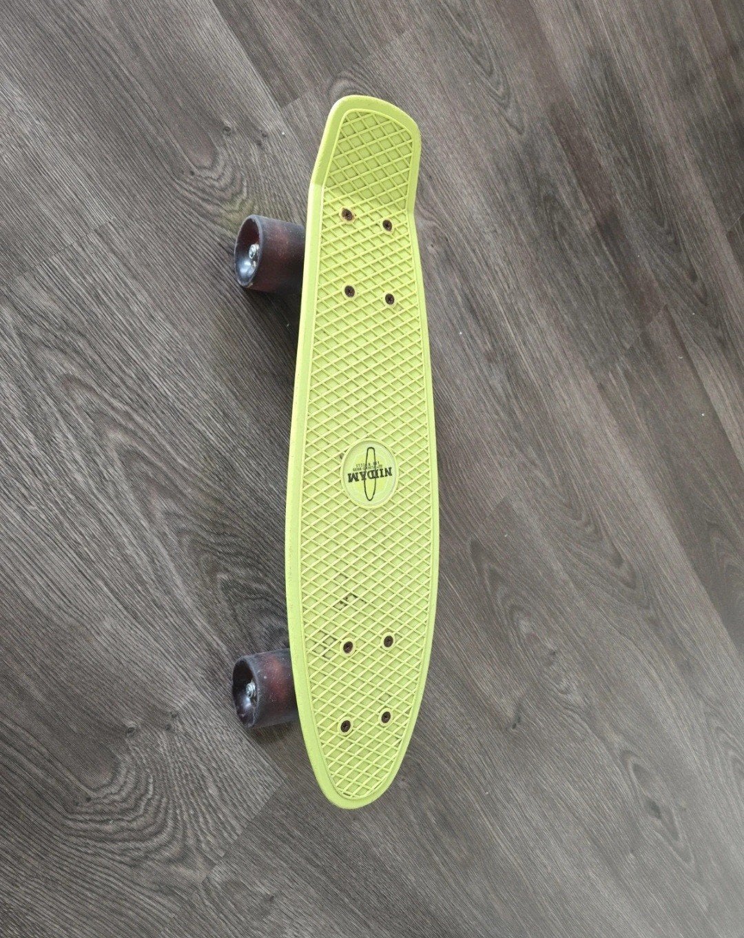 Nijdam Skateboard met lichtgevende zachte wielen, Ophalen of Verzenden, Zo goed als nieuw, Skateboard