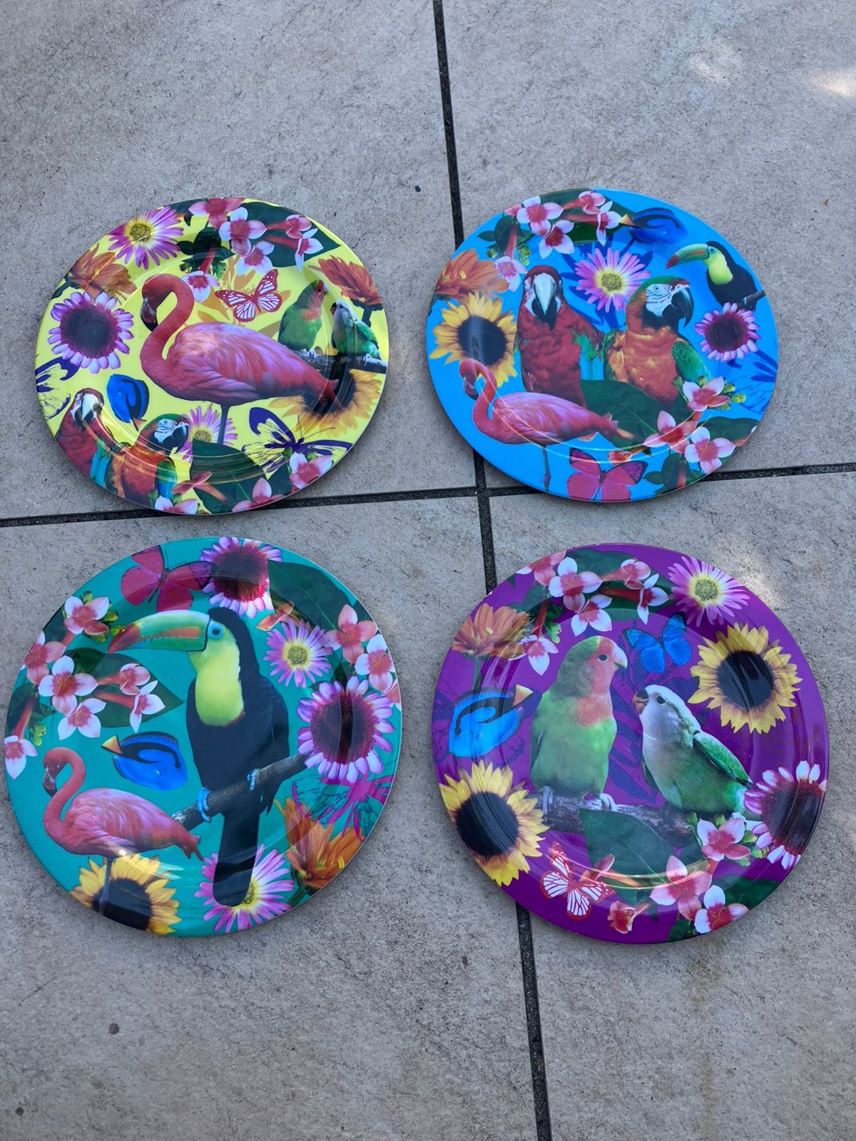 Hard plastic borden 4 stuks dia 25 cm  TOTAALPRIJS, Ophalen of Verzenden, Zo goed als nieuw
