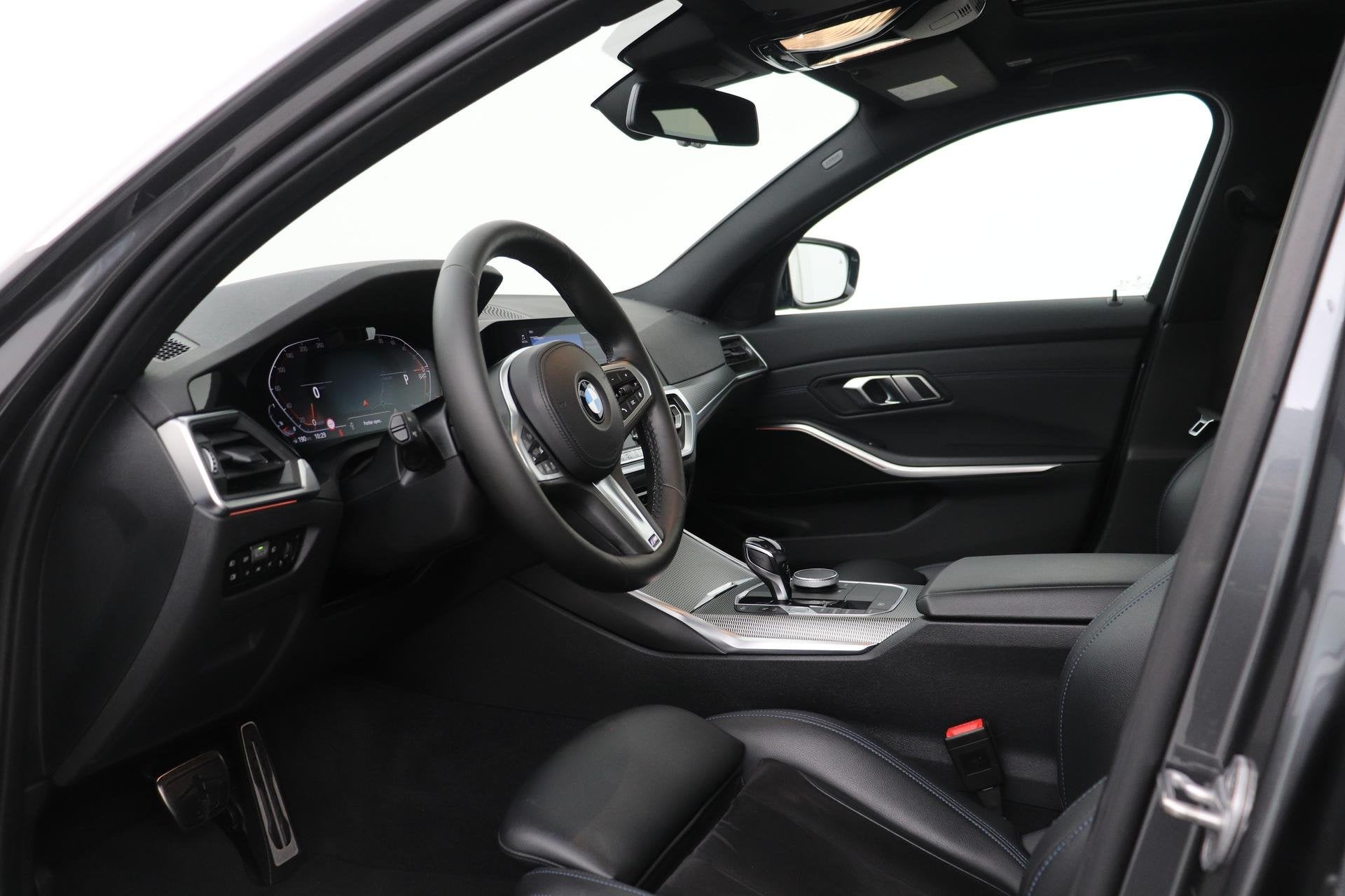 BMW 3-serie Touring 330i High Executive | M-Sport | Panorama, Auto's, Automaat, 1998 cc, Achterwielaandrijving, Gebruikt