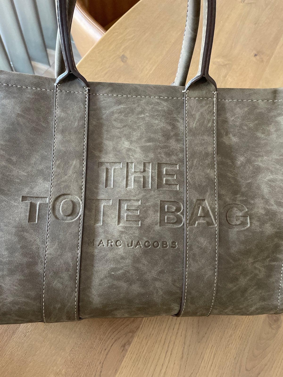 Marc Jacobs The Tote Bag - grijs bruin nieuwstaat, Ophalen of Verzenden, Zo goed als nieuw, Bruin, Handtas