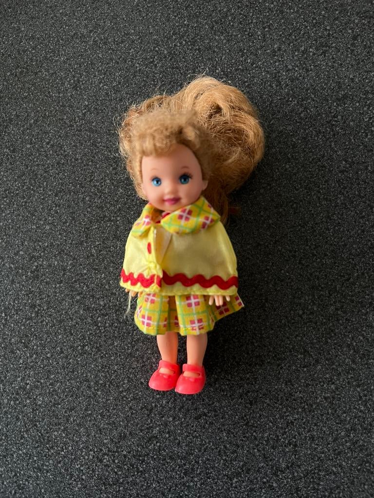 Barbie/Kelly, Ophalen of Verzenden, Zo goed als nieuw, Kleertjes