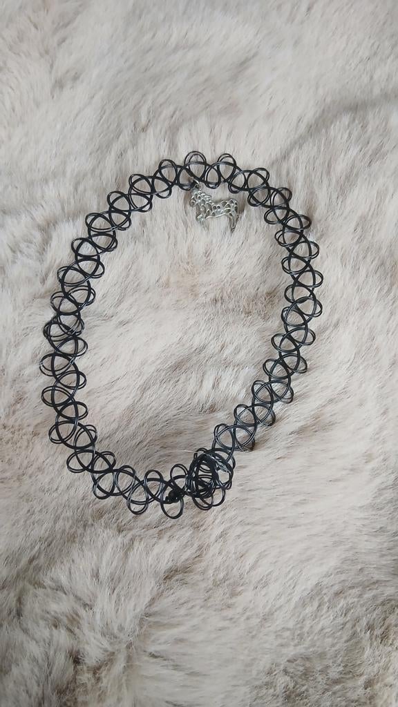 Zwarte Choker met Paardenbedel, Sieraden, Tassen en Uiterlijk, Kettingen, Zwart, Nieuw, Ophalen of Verzenden, Overige materialen