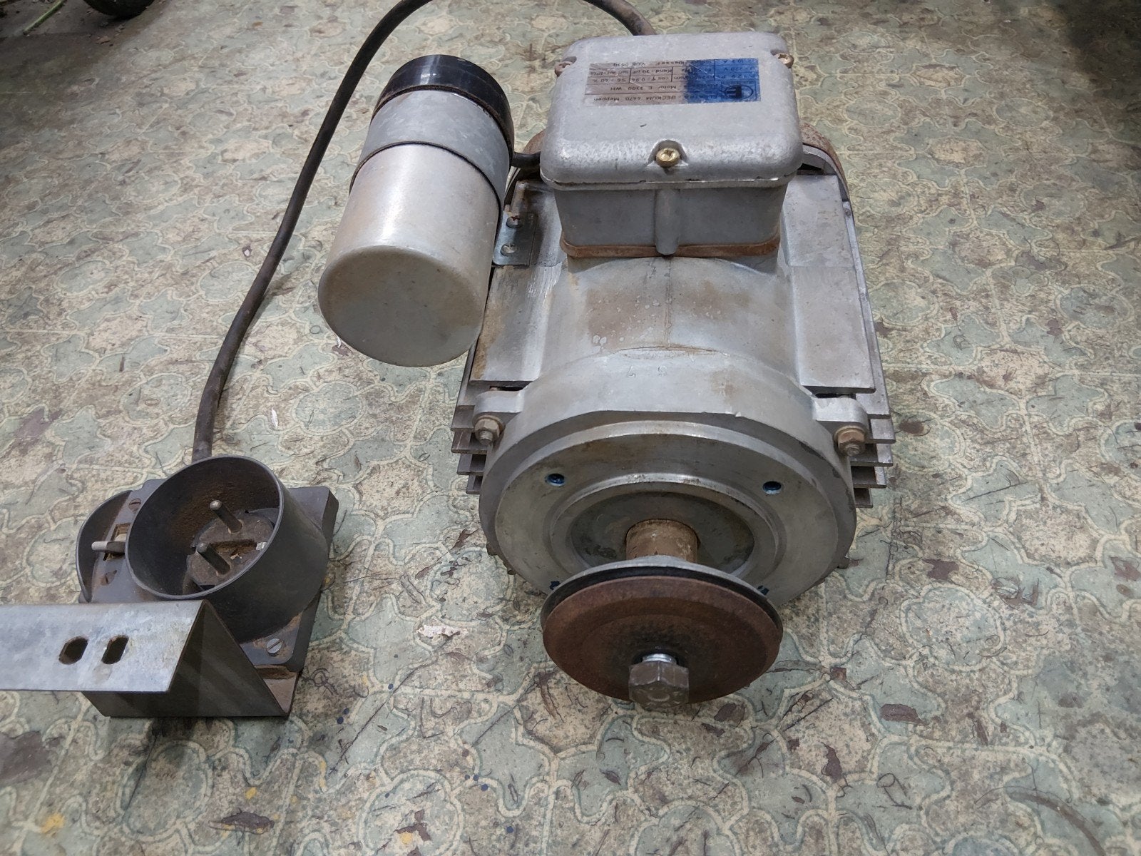 Elektra-Bekum Motor E 3300 WH - 220V, 50Hz, Doe-het-zelf en Verbouw, Ophalen, Gebruikt
