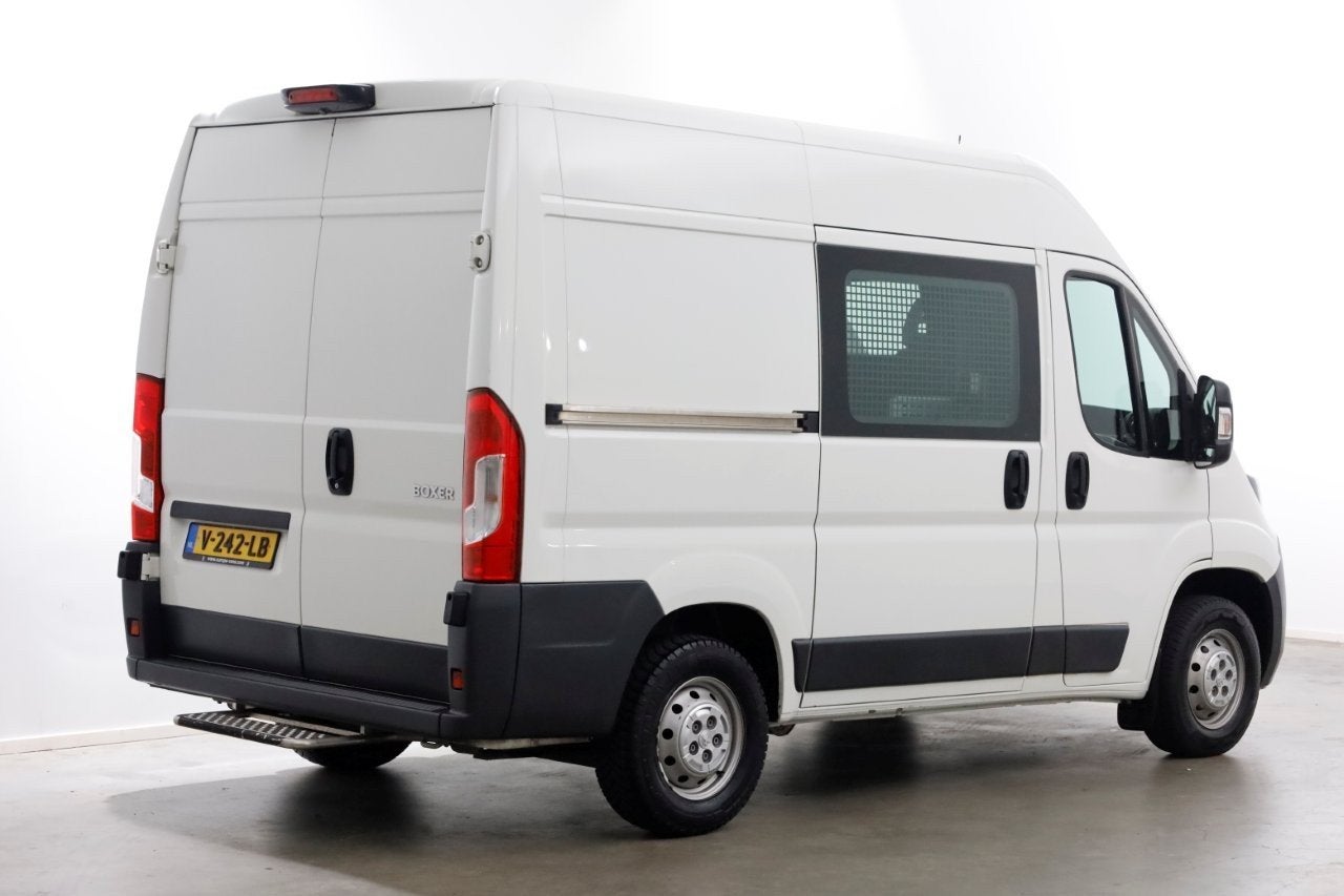 Peugeot Boxer 2.0 BlueHDI 130pk E6 L1H2 Premium Navi/Camera/, Auto's, Voorwielaandrijving, Gebruikt, Euro 6, 4 cilinders
