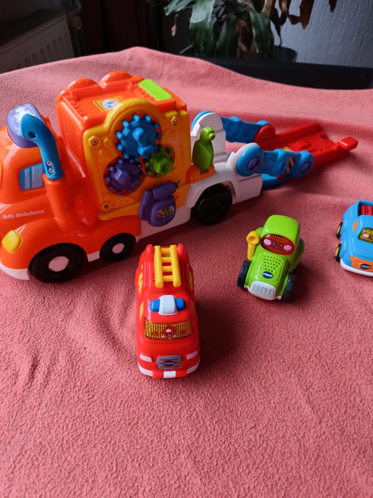 Vtech auto ambulance met auto's, Ophalen of Verzenden, Zo goed als nieuw