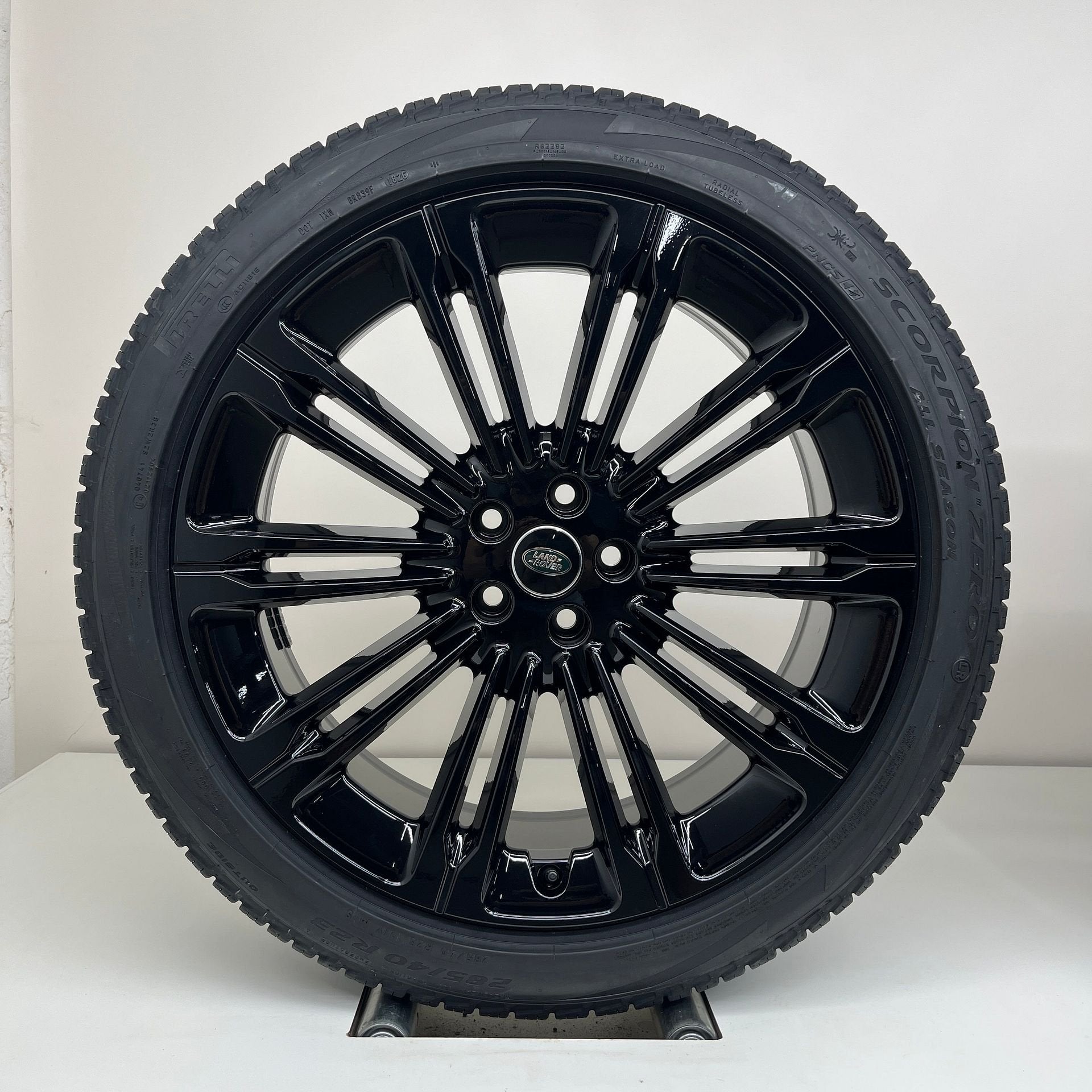 Land Rover Range Rover Sport - 23 inch - zomerbanden NIEUW, 285 mm, Banden en Velgen, Nieuw, Overige maten
