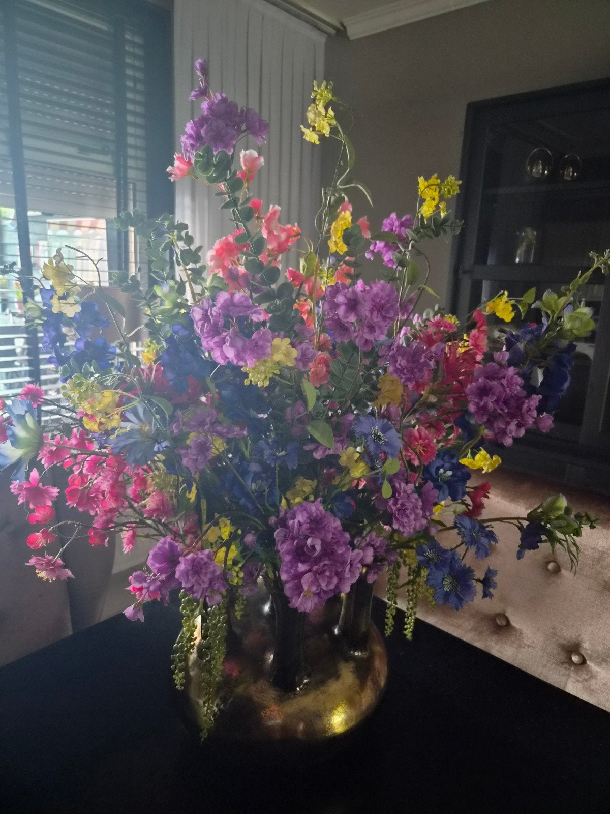 Grote tulpenvaas met bloemen, Ophalen, Steen/keramiek, Nieuw, Inclusief kunstbloemen
