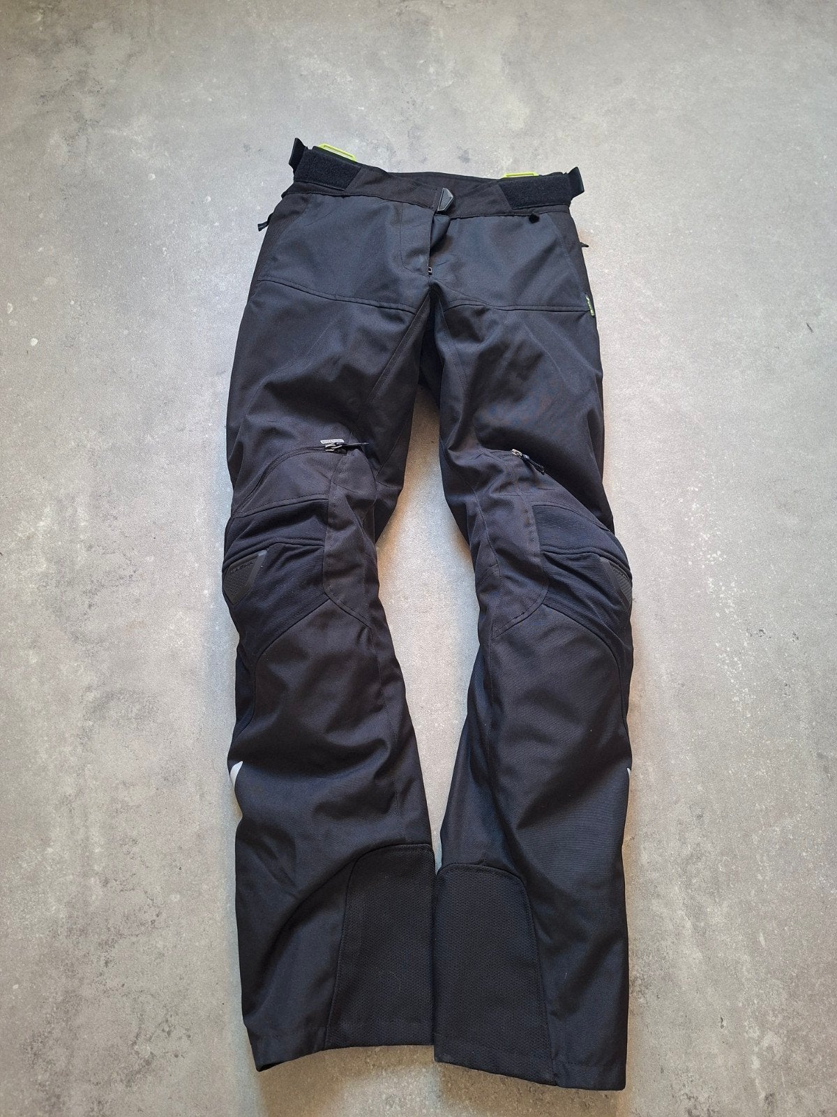 Macna motorbroek dames - Maat XS, Ophalen, Broek | textiel, Dames, Tweedehands