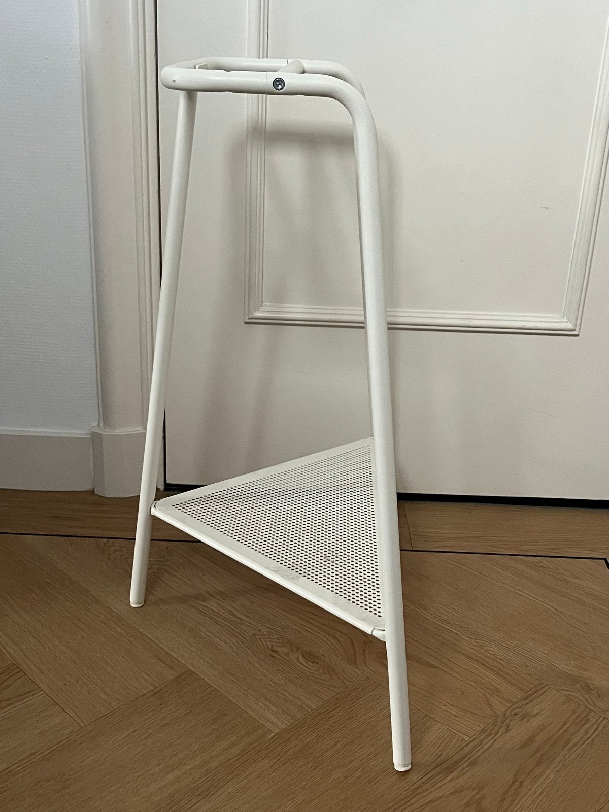 IKEA Tillslag schraag wit metaal 2 stuks, Ophalen, Zo goed als nieuw