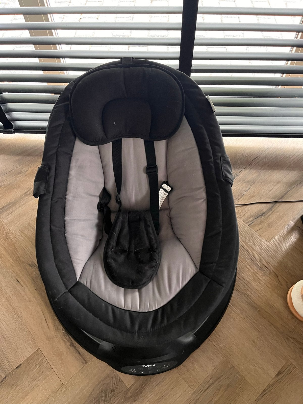 Tryco elektrische wipstoel met muziekjes, Kinderen en Baby's, Wipstoeltjes, Gebruikt, Wipstoel, Met gordel(s) of riempje(s), Ophalen